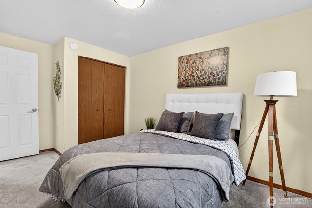 21011 36th Place W, Lynnwood, WA 98036