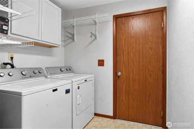 21011 36th Place W, Lynnwood, WA 98036