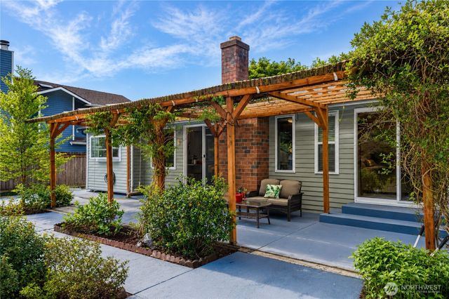 21011 36th Place W, Lynnwood, WA 98036
