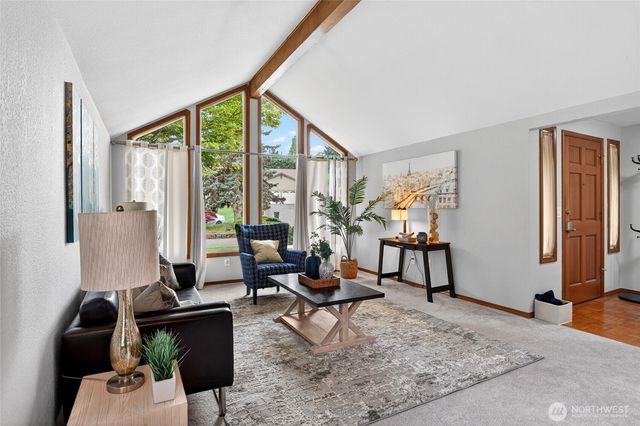 21011 36th Place W, Lynnwood, WA 98036