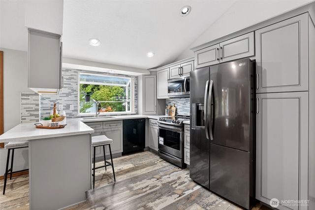 21011 36th Place W, Lynnwood, WA 98036