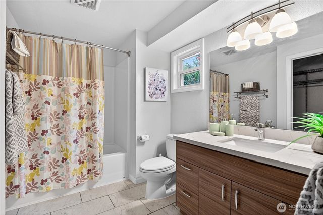 21011 36th Place W, Lynnwood, WA 98036