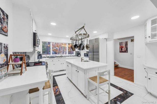 19 Bay Woods Drive, Hampton Bays, NY 11946