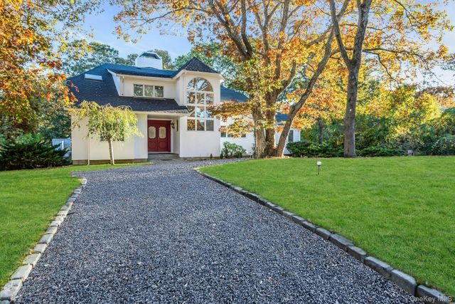 19 Bay Woods Drive, Hampton Bays, NY 11946