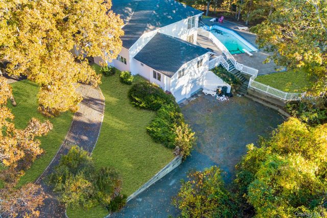 19 Bay Woods Drive, Hampton Bays, NY 11946