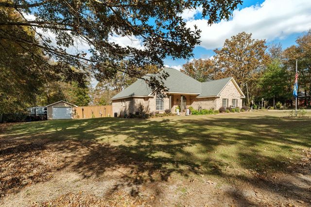 58 Pinedale Dr., Collins, MS 39428