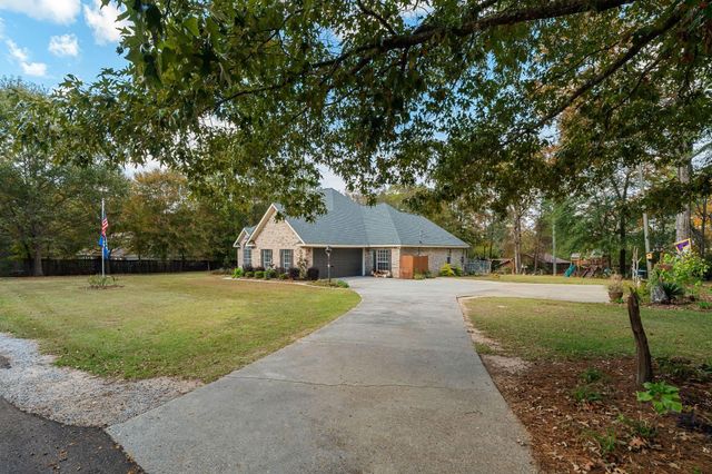 58 Pinedale Dr., Collins, MS 39428