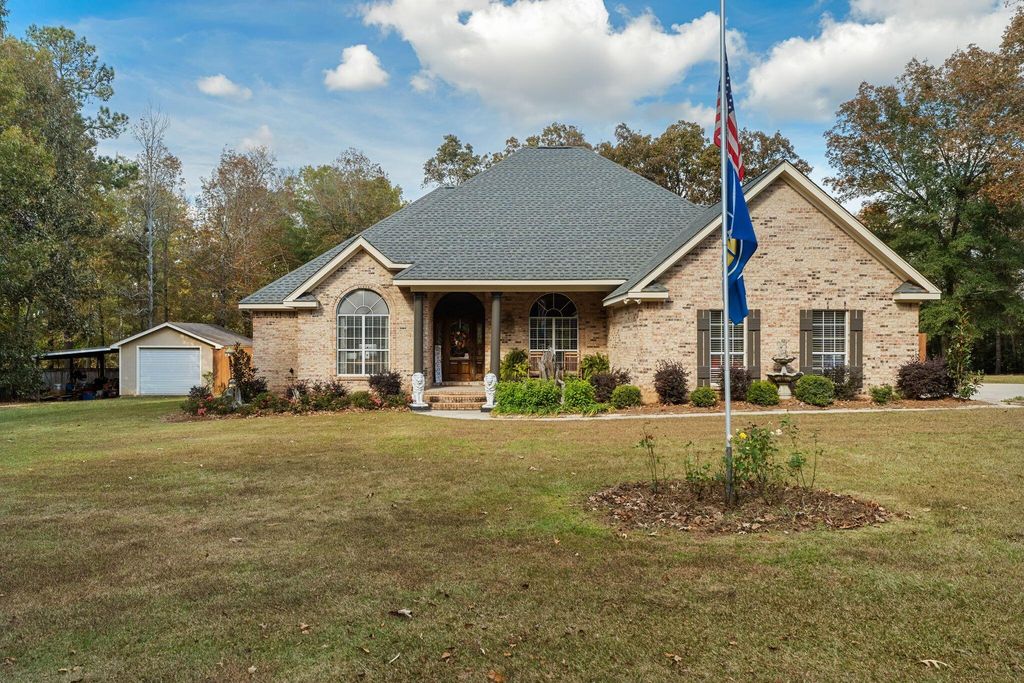 58 Pinedale Dr., Collins, MS 39428