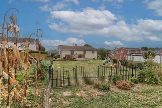 1637 E CARACAS AVE, Hershey, PA 17033