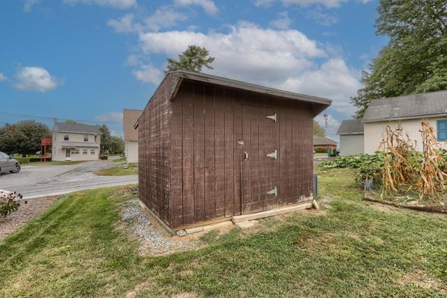 1637 E CARACAS AVE, Hershey, PA 17033