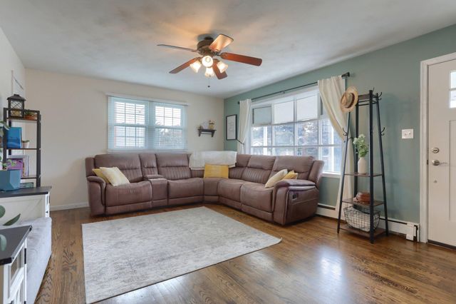 1637 E CARACAS AVE, Hershey, PA 17033
