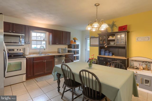 1637 E CARACAS AVE, Hershey, PA 17033