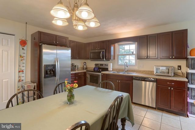 1637 E CARACAS AVE, Hershey, PA 17033