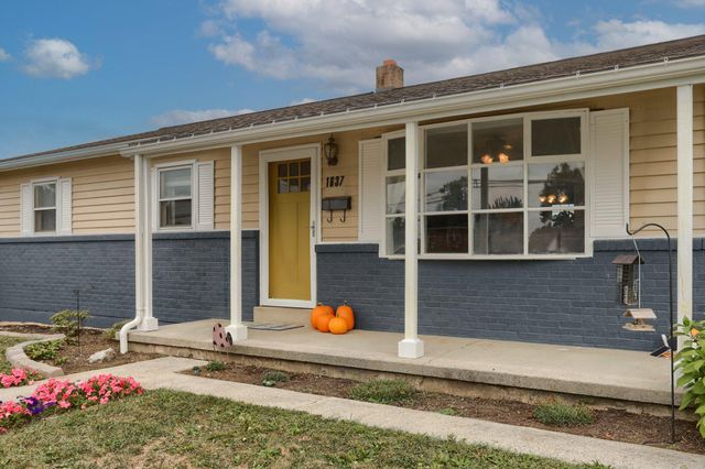 1637 E CARACAS AVE, Hershey, PA 17033