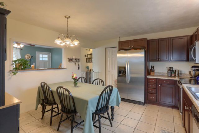 1637 E CARACAS AVE, Hershey, PA 17033