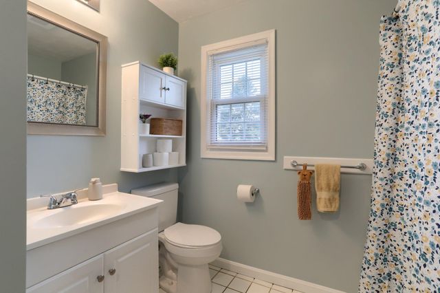 1637 E CARACAS AVE, Hershey, PA 17033