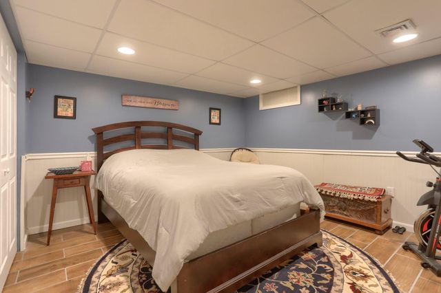 1637 E CARACAS AVE, Hershey, PA 17033