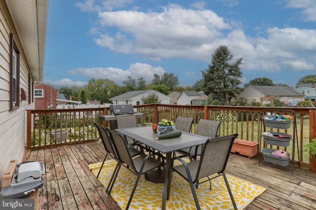 1637 E CARACAS AVE, Hershey, PA 17033