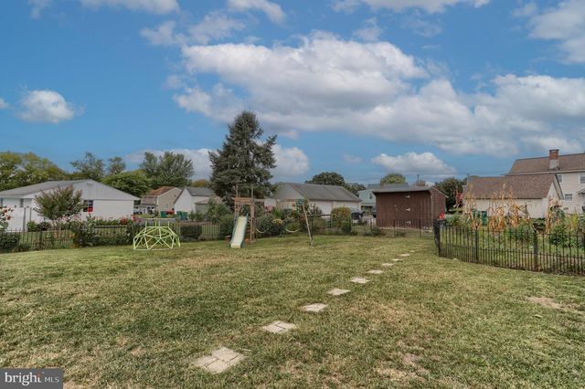 1637 E CARACAS AVE, Hershey, PA 17033