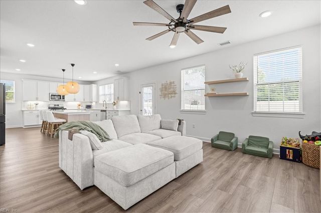 445 Middleton WAY, Chesapeake, VA 23322