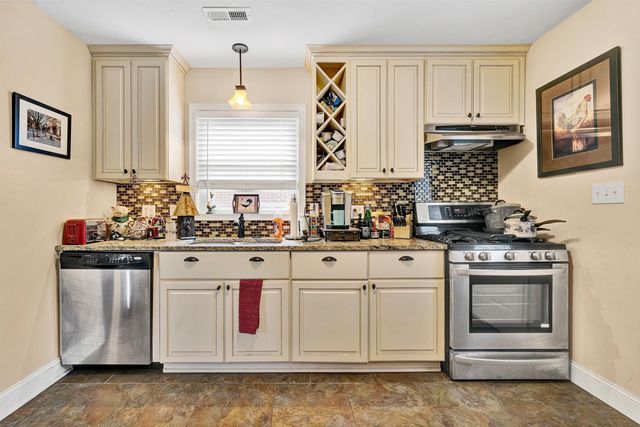 1830 Oxford AVE SW, Roanoke, VA 24015