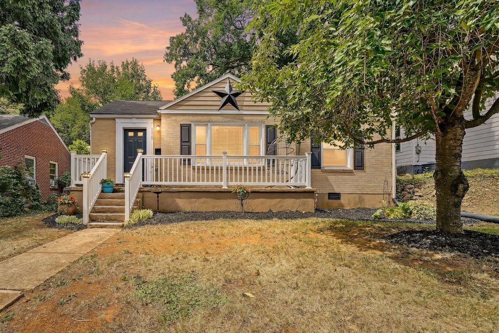 1830 Oxford AVE SW, Roanoke, VA 24015
