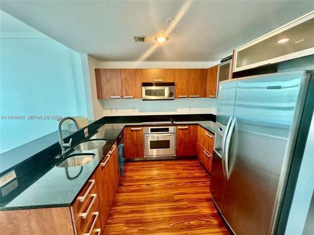 3131 NE 188th Street 21213, Aventura, FL 33180