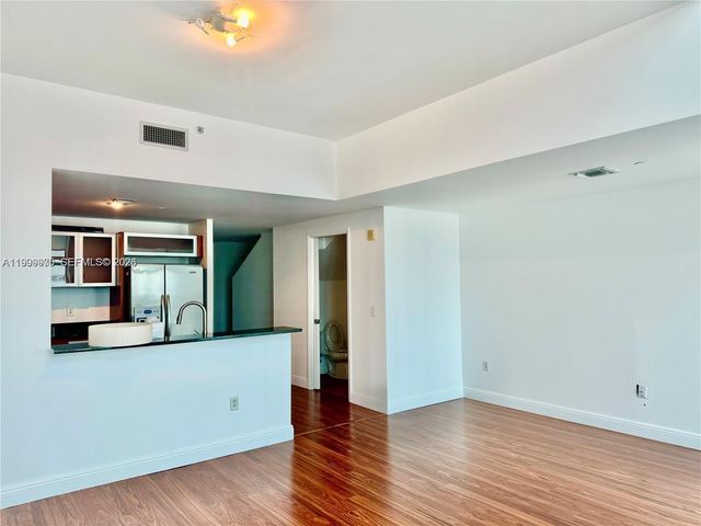 3131 NE 188th Street 21213, Aventura, FL 33180
