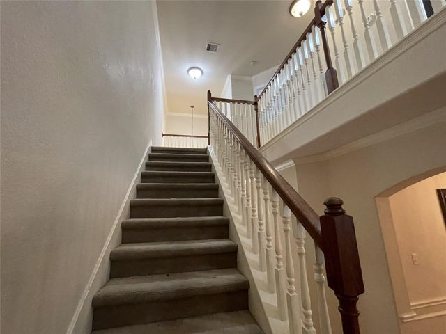 6410 E Linpar Court, Houston, TX 77040