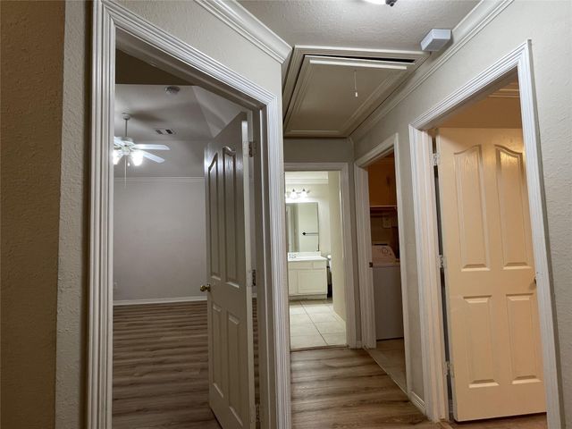 6410 E Linpar Court, Houston, TX 77040