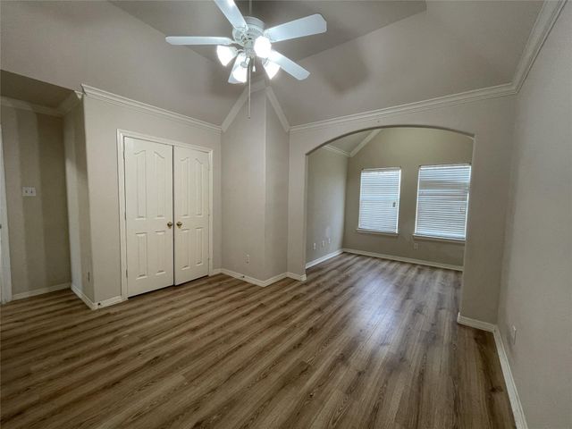 6410 E Linpar Court, Houston, TX 77040
