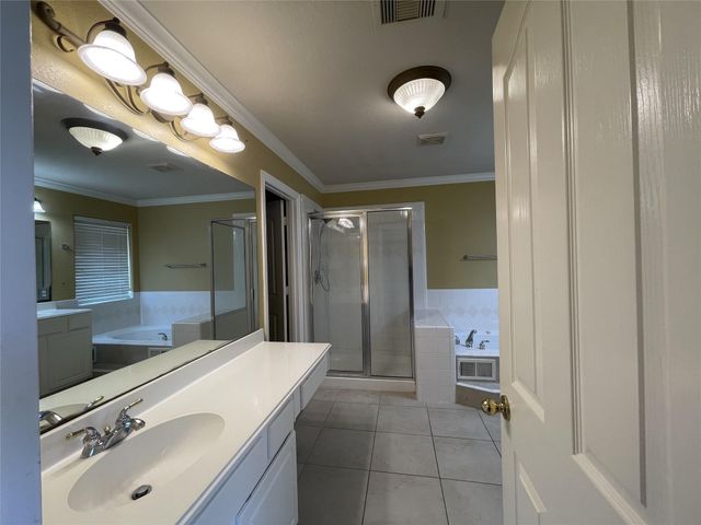 6410 E Linpar Court, Houston, TX 77040