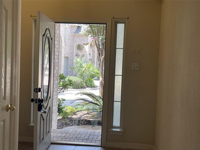 6410 E Linpar Court, Houston, TX 77040