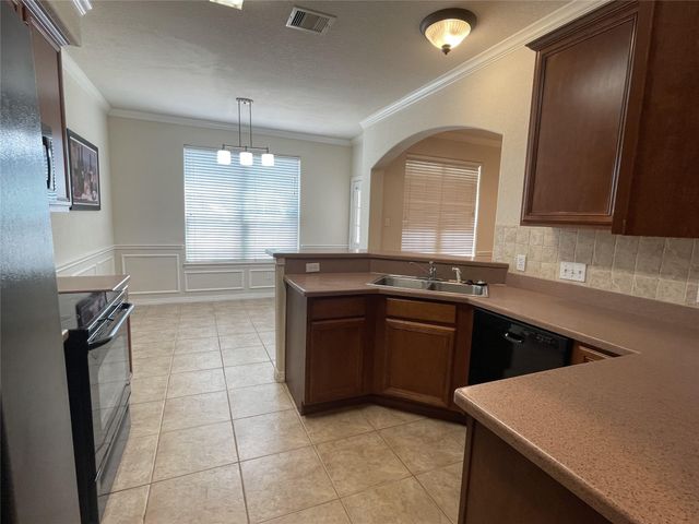 6410 E Linpar Court, Houston, TX 77040