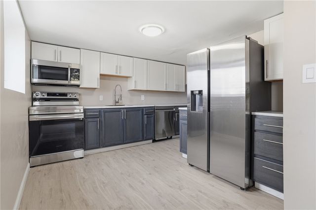 125 Liberty St, Bridgeville, PA 15017