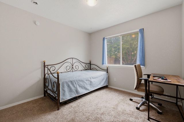 8 Apache Plume Road, Los Lunas, NM 87031