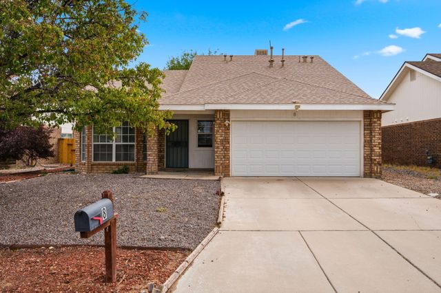 8 Apache Plume Road, Los Lunas, NM 87031