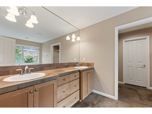 16670 Nw CANTON St, Portland, OR 97229