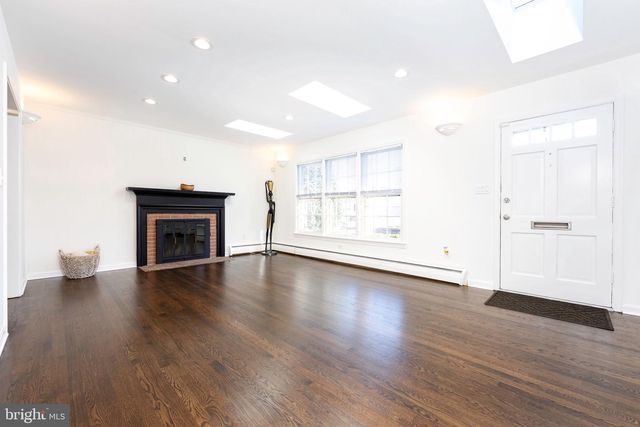 7071 WOLFTREE LN, North Bethesda, MD 20852