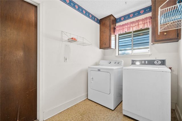 219 Poesta Dr, Portland, TX 78374