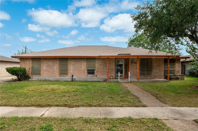 219 Poesta Dr, Portland, TX 78374