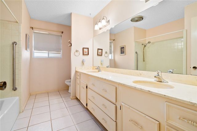 219 Poesta Dr, Portland, TX 78374