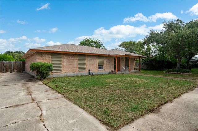 219 Poesta Dr, Portland, TX 78374