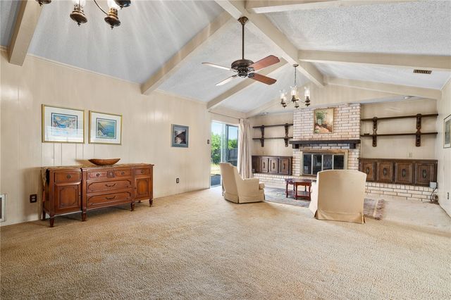 219 Poesta Dr, Portland, TX 78374