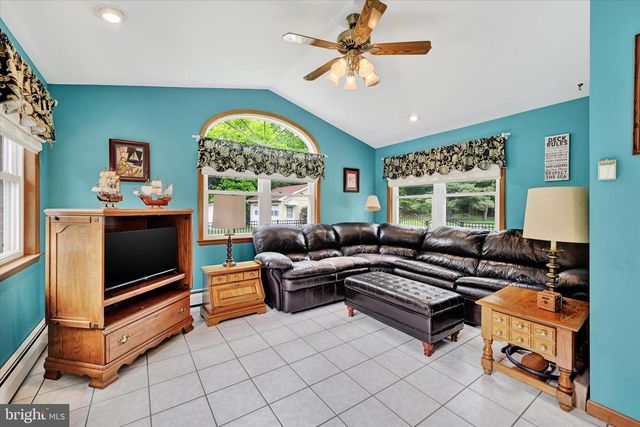 1609 FAIRMOUNT RD, Hampstead, MD 21074