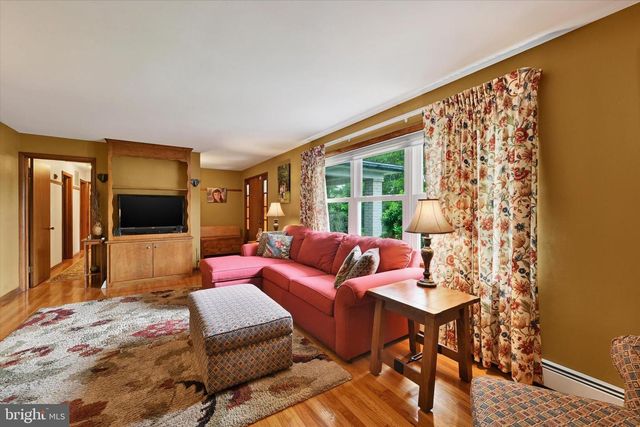 1609 FAIRMOUNT RD, Hampstead, MD 21074