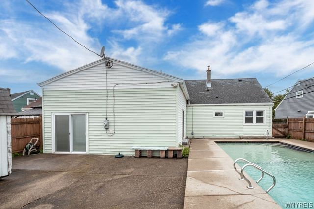 20 Nicholas Drive South, Tonawanda, NY 14150