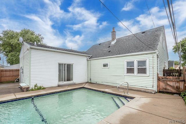 20 Nicholas Drive South, Tonawanda, NY 14150