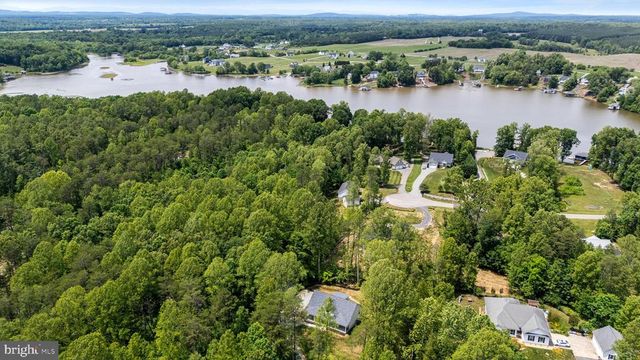 86 VIRGINIA PINES CT, Louisa, VA 23093