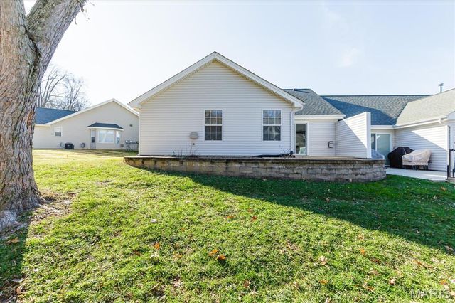 12 Quiet Meadow Court, St Peters, MO 63376